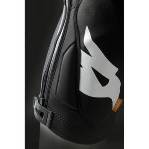 Bluegrass Solid D30 Knee Pads click to zoom image